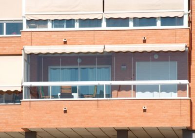 Fermetures de balcon en verre à Montpellier