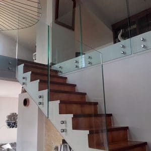 rampe d'escalier sur mesure en verre à montpellier