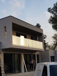 garde-corps verre sur balcon maison architecte