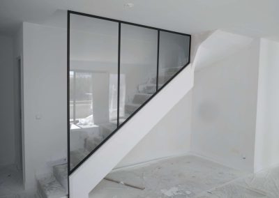 rampe d'escalier en verre style industriel
